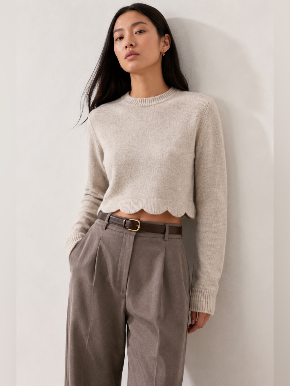 Wilfred Aritzia 100% Merino Wool Cropped Sweater Scalloped Hem Oatmeal XS